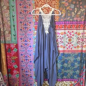 Elegant Blue Lace Accent Women's Tunic